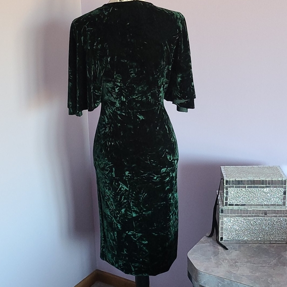 ◾last 1▪️emerald green velvet dress◾ - Picture 7 of 8